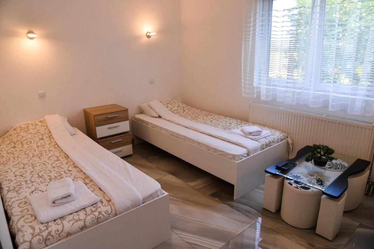 Mesecev Konak Bed and Breakfast Ni Εξωτερικό φωτογραφία