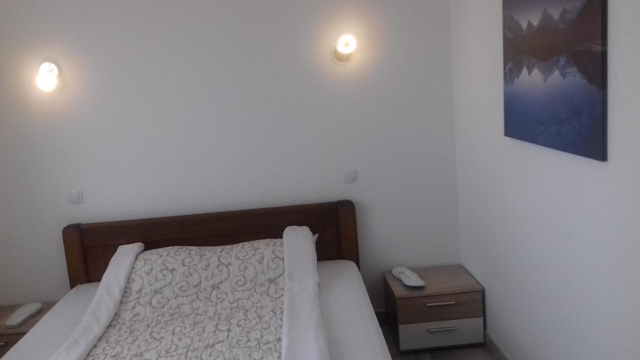 Mesecev Konak Bed and Breakfast Ni Εξωτερικό φωτογραφία