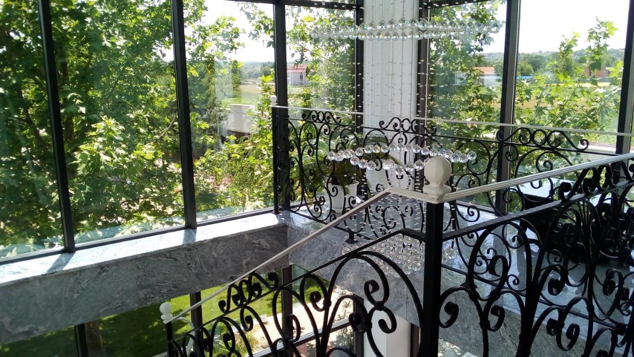 Mesecev Konak Bed and Breakfast Ni Εξωτερικό φωτογραφία
